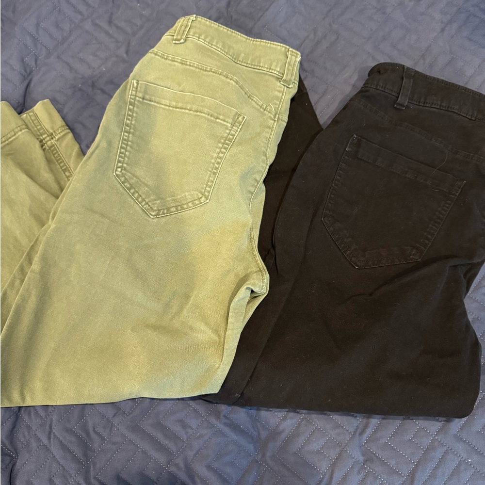 Stylish Green and Black wide Leg crop pants. Great condition